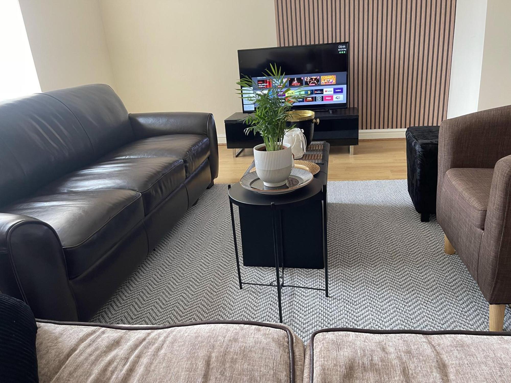 2-Bed Apartment - Sleeps 4 - Street Parking - Wifi Manchester Exterior foto